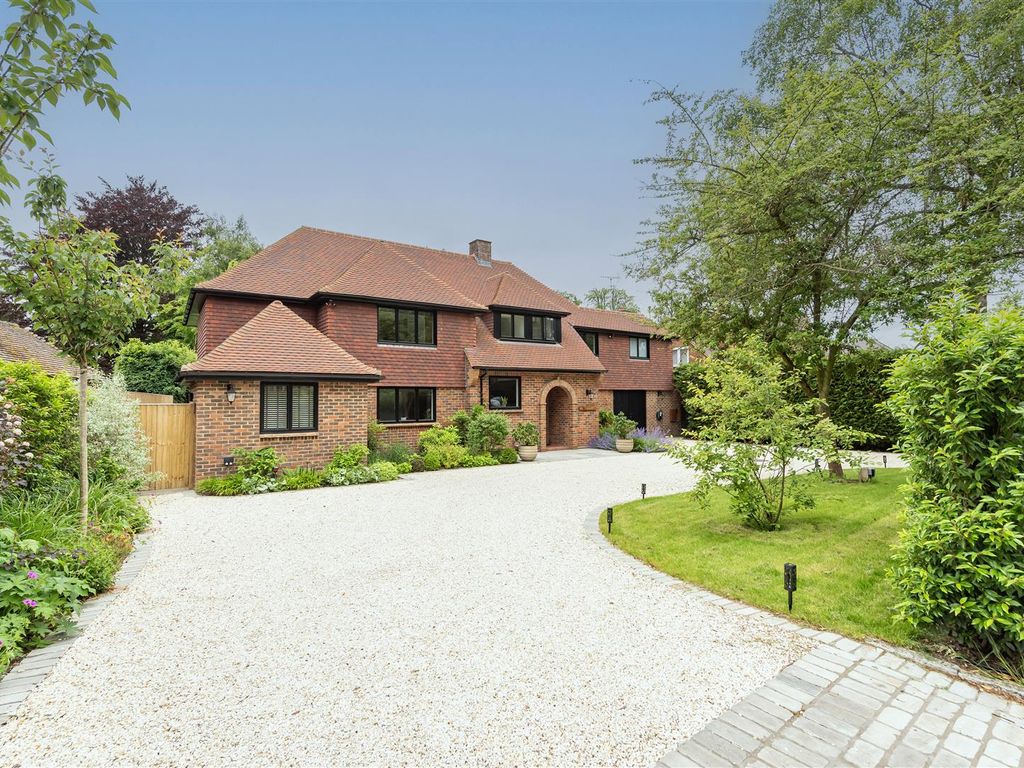 6 bed detached house for sale in West Common Way, Harpenden AL5, £