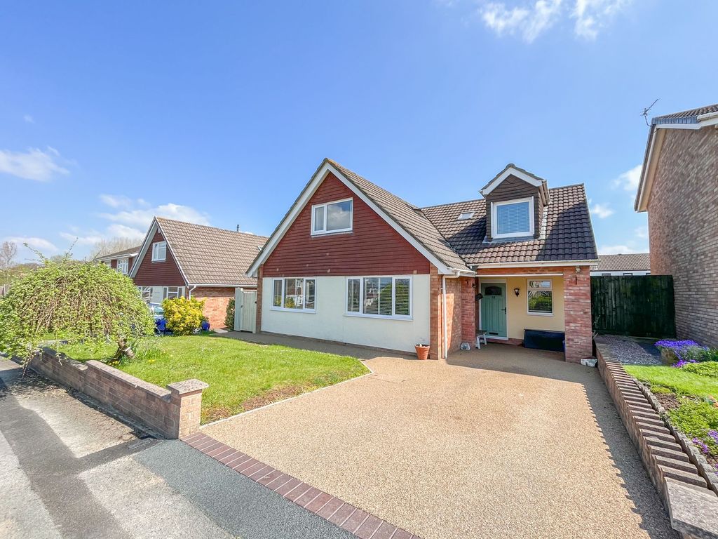 4 bed detached house for sale in Castle Lea, Caldicot NP26 Zoopla