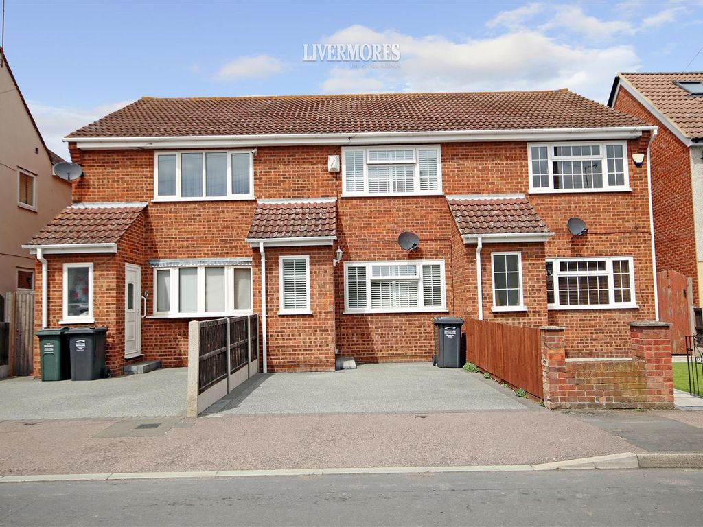 2 bed terraced house for sale in Walnut Tree Avenue, Wilmington