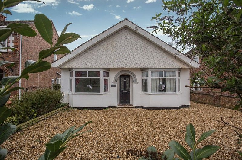 3 bed detached bungalow for sale in Peterborough Road, Farcet