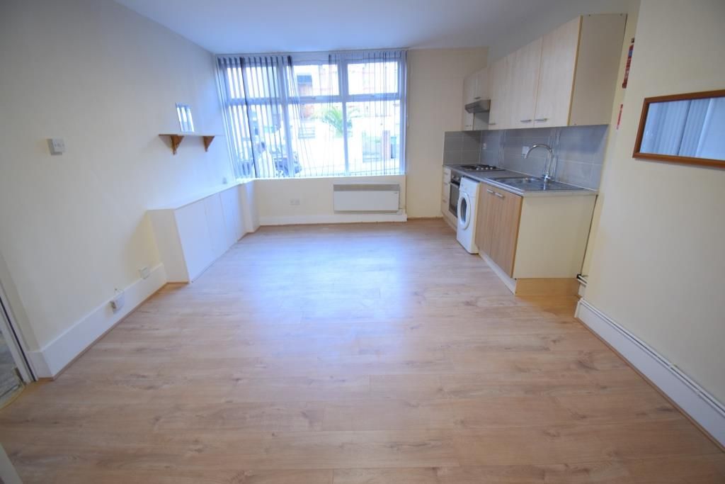 Studio to rent in Charlton Church Lane, London SE7, £1,150 pcm Zoopla
