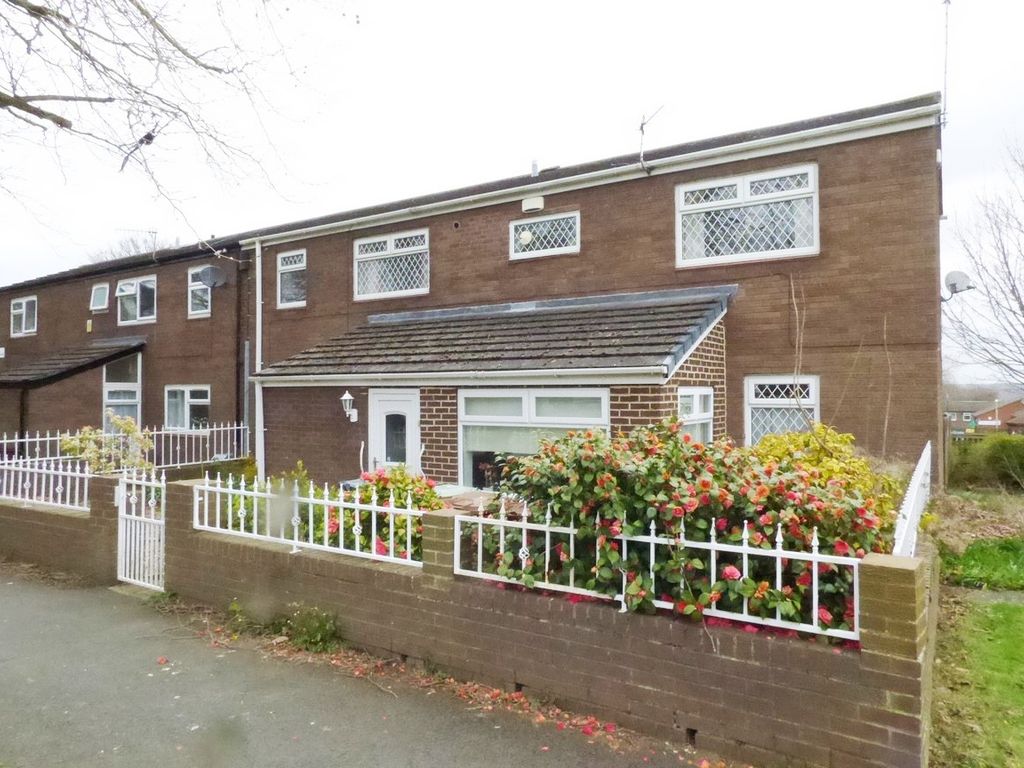 4 bed semidetached house for sale in Westover Green, Leeds LS13 Zoopla