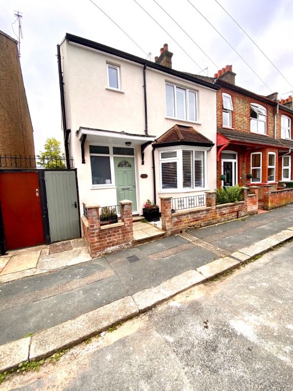 4 bed semidetached house to rent in Jubilee Road, Watford WD24 Zoopla