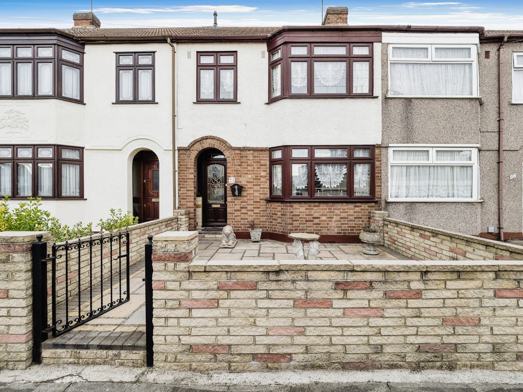 3 bed terraced house for sale in Felhurst Crescent, Dagenham RM10 Zoopla
