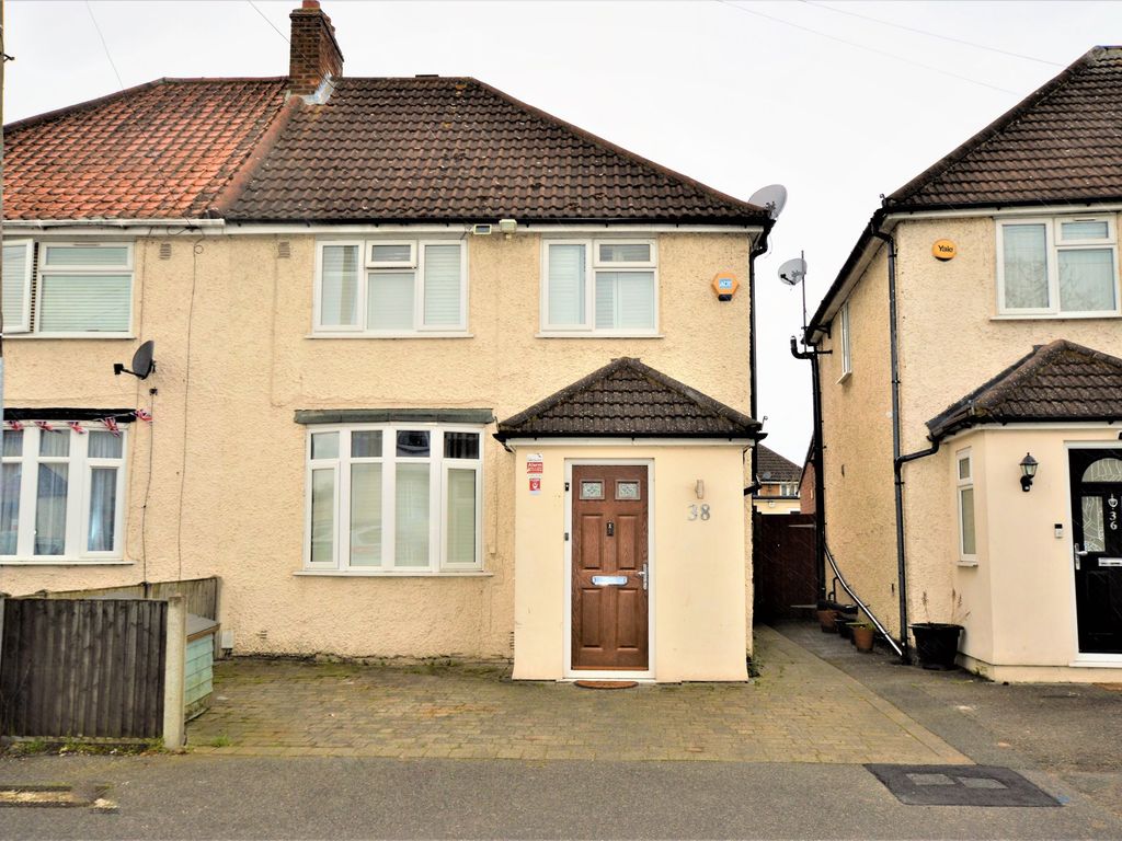 4 bed semidetached house for sale in York Avenue, Hayes UB3 Zoopla
