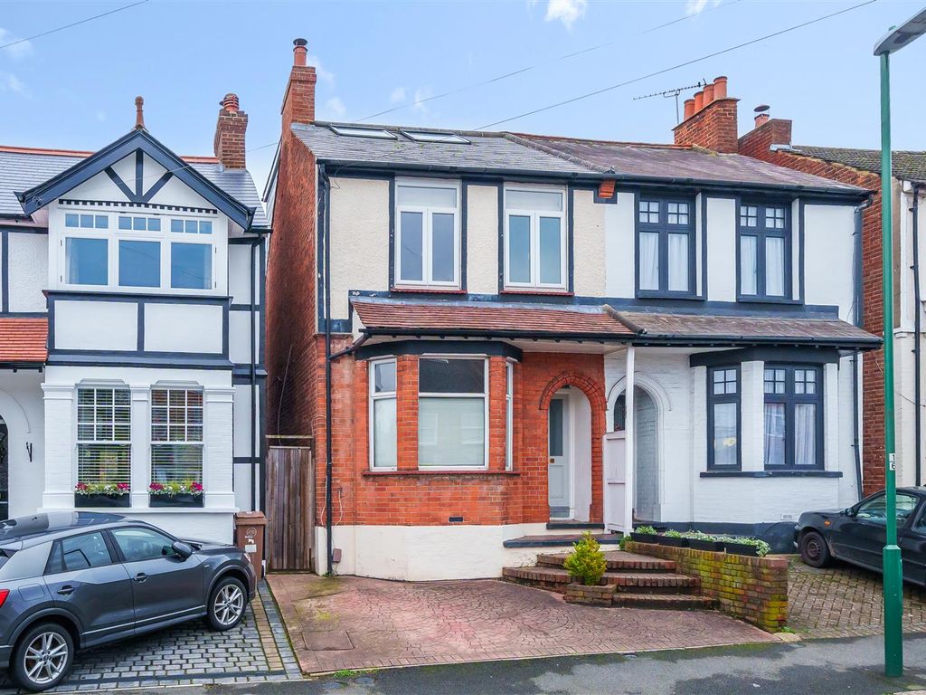 4 bed semidetached house for sale in Cambridge Road, Carshalton SM5, £