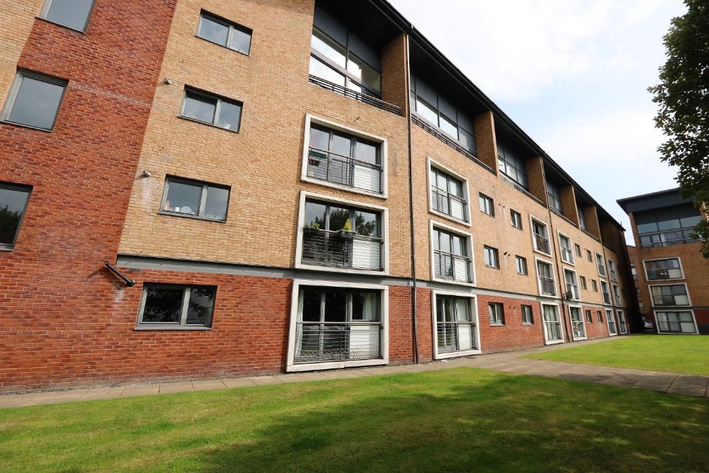 2 bed flat to rent in Minerva Way, Glasgow G3, £1,150 pcm Zoopla