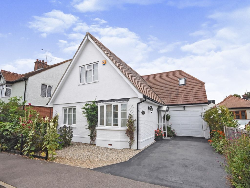 4 bed detached house for sale in Rothesay Avenue, Chelmsford CM2 Zoopla