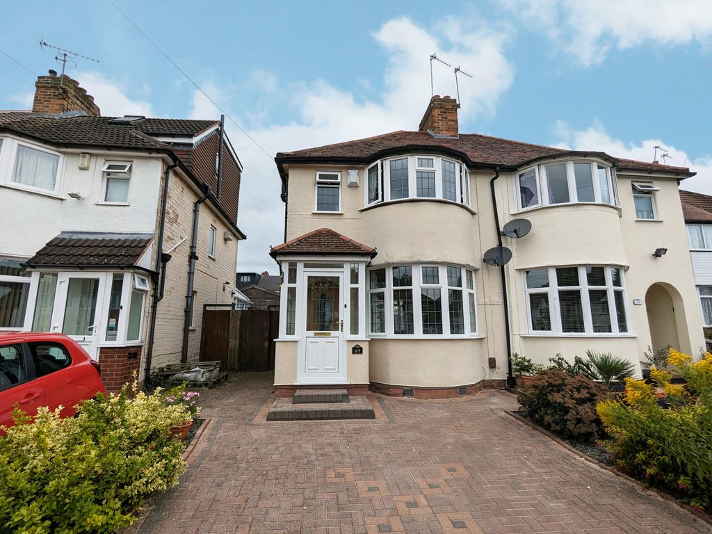 3 bed semidetached house for sale in Rock Road, Solihull B92, £250,000