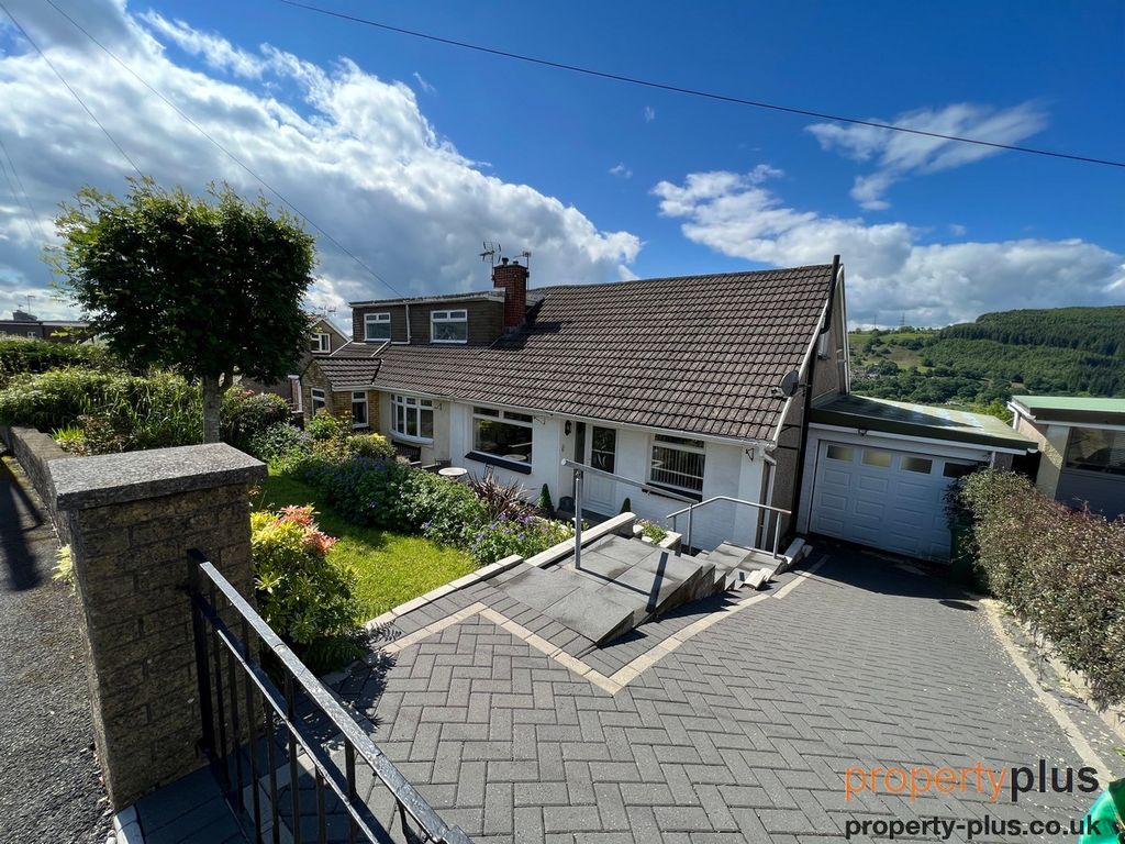 3 bed semidetached bungalow for sale in Whiterock Drive Graigwen