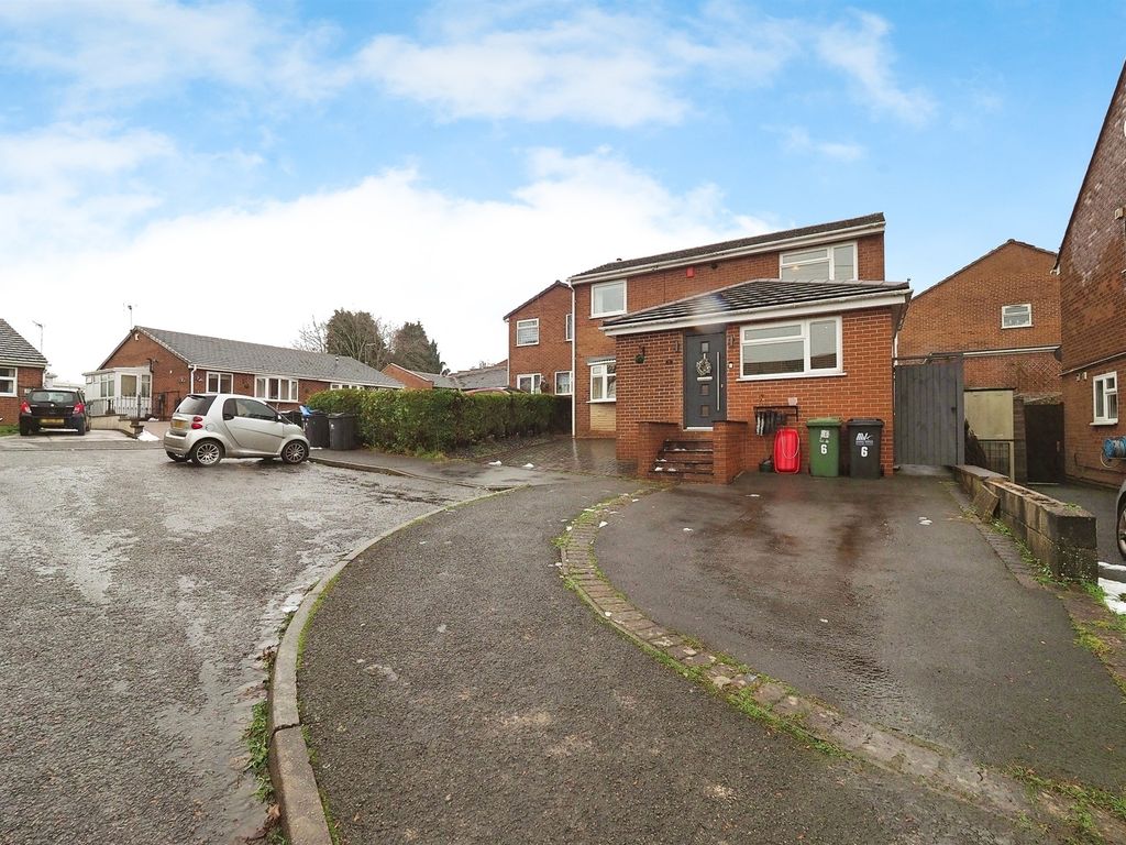 3 bed detached house for sale in Vincent Close, Kilburn, Belper DE56, £