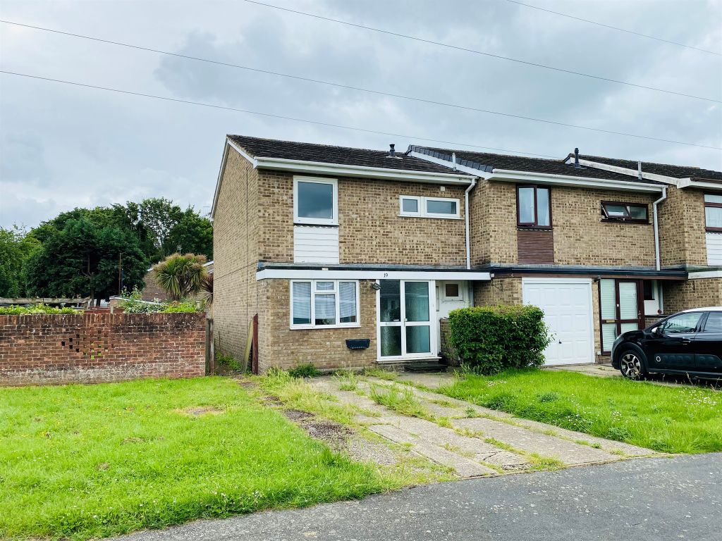 3 bed semidetached house for sale in Bowater Way, Calmore, Southampton