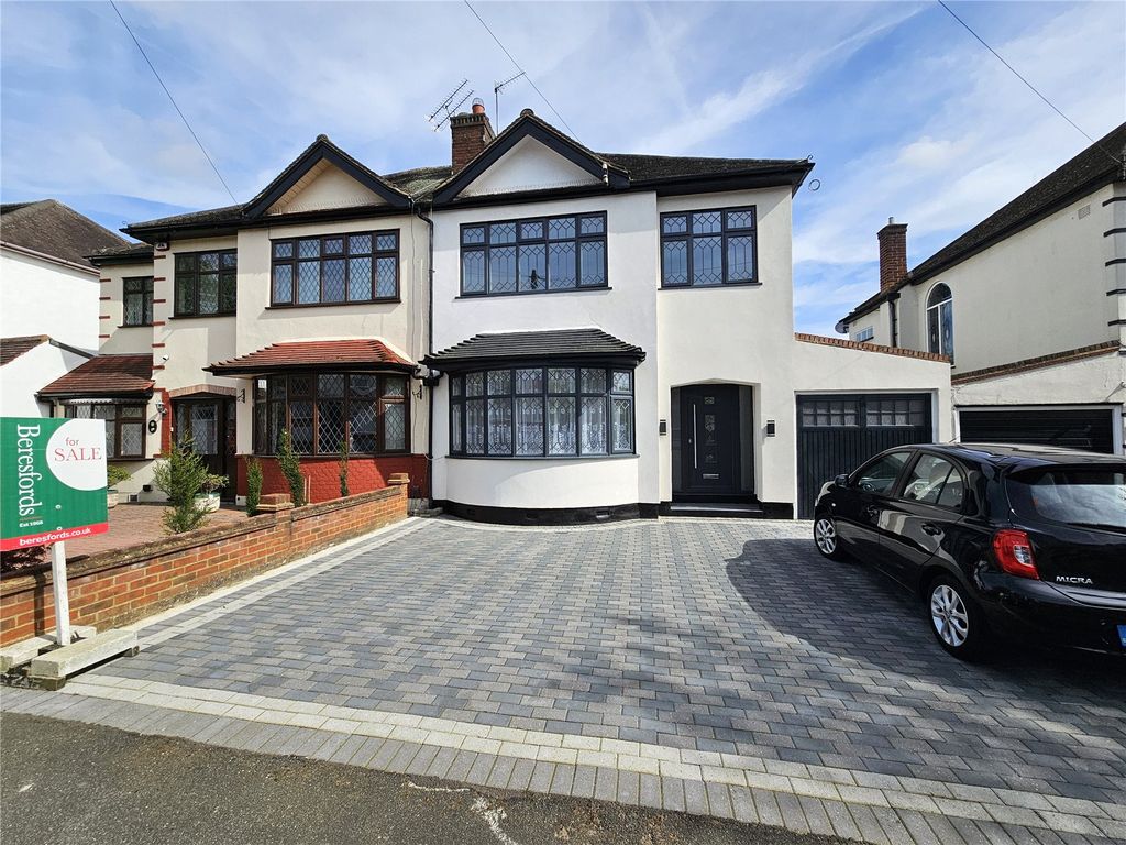 3 bed semidetached house for sale in Repton Drive, Gidea Park RM2, £
