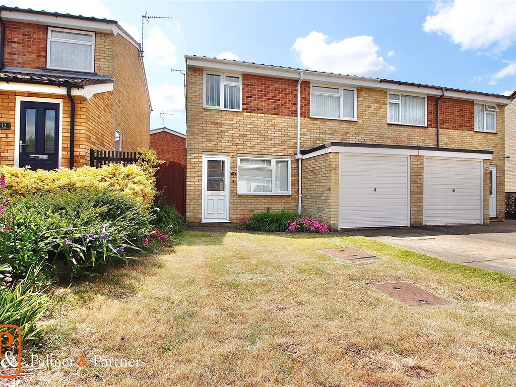 3 bed semidetached house for sale in Monton Rise, Ipswich, Suffolk IP2