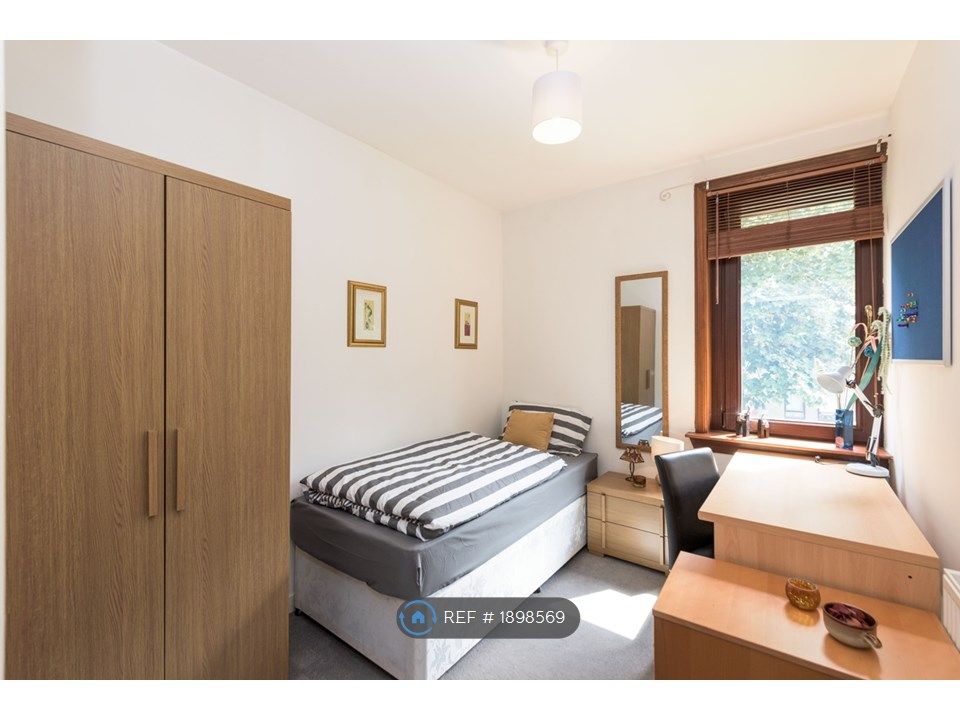 Room to rent in School Drive, Aberdeen AB24, £450 pcm Zoopla