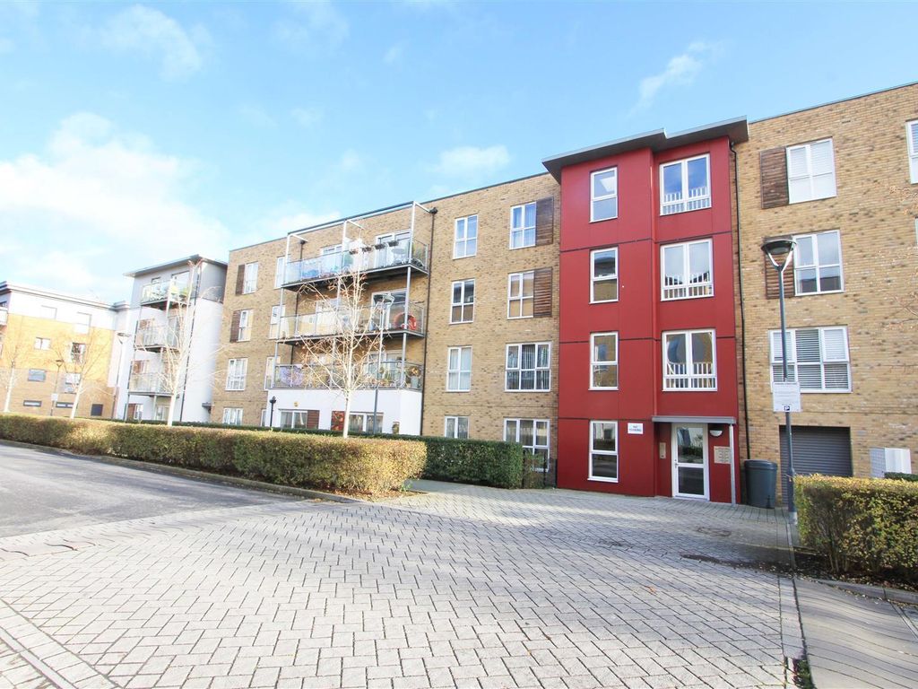 2 bed flat to rent in Wintergreen Boulevard, West Drayton UB7, £1,850 pcm Zoopla