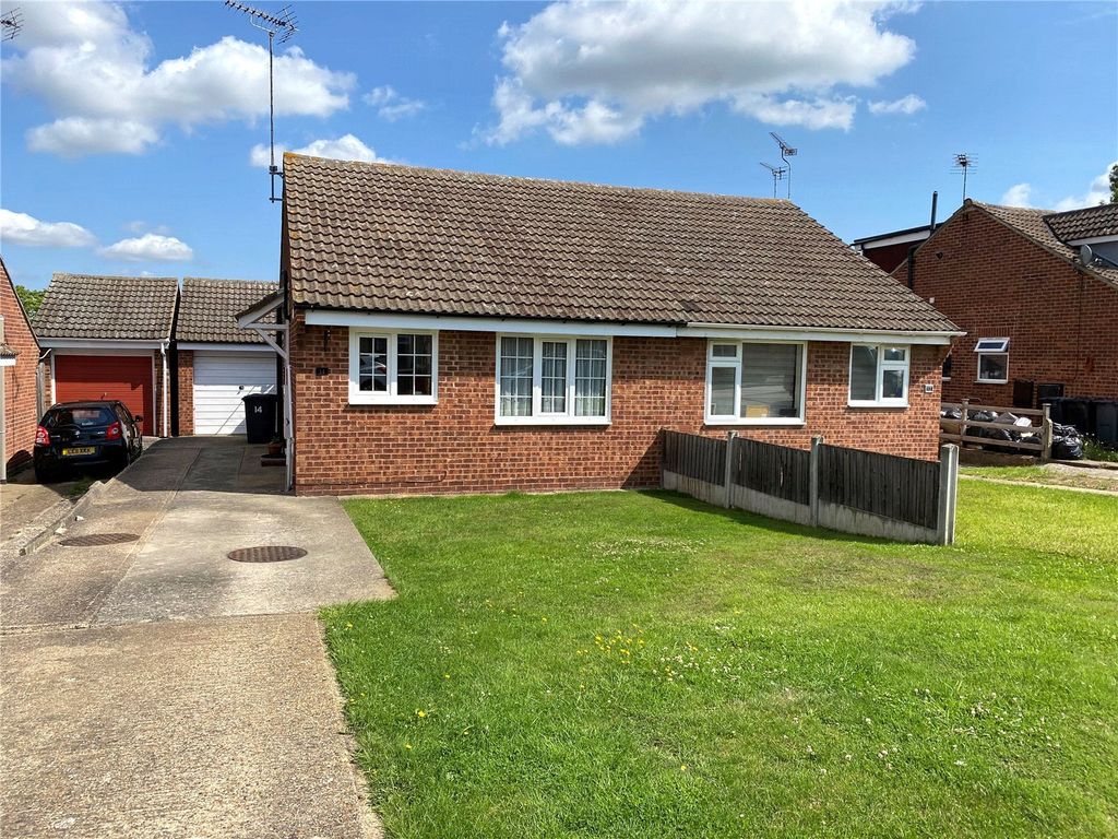 2 bed bungalow for sale in Willingale Avenue, Rayleigh, Essex SS6 Zoopla