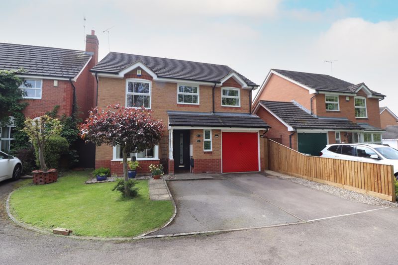 4 bed detached house for sale in Ebrington Close, Barnwood, Gloucester