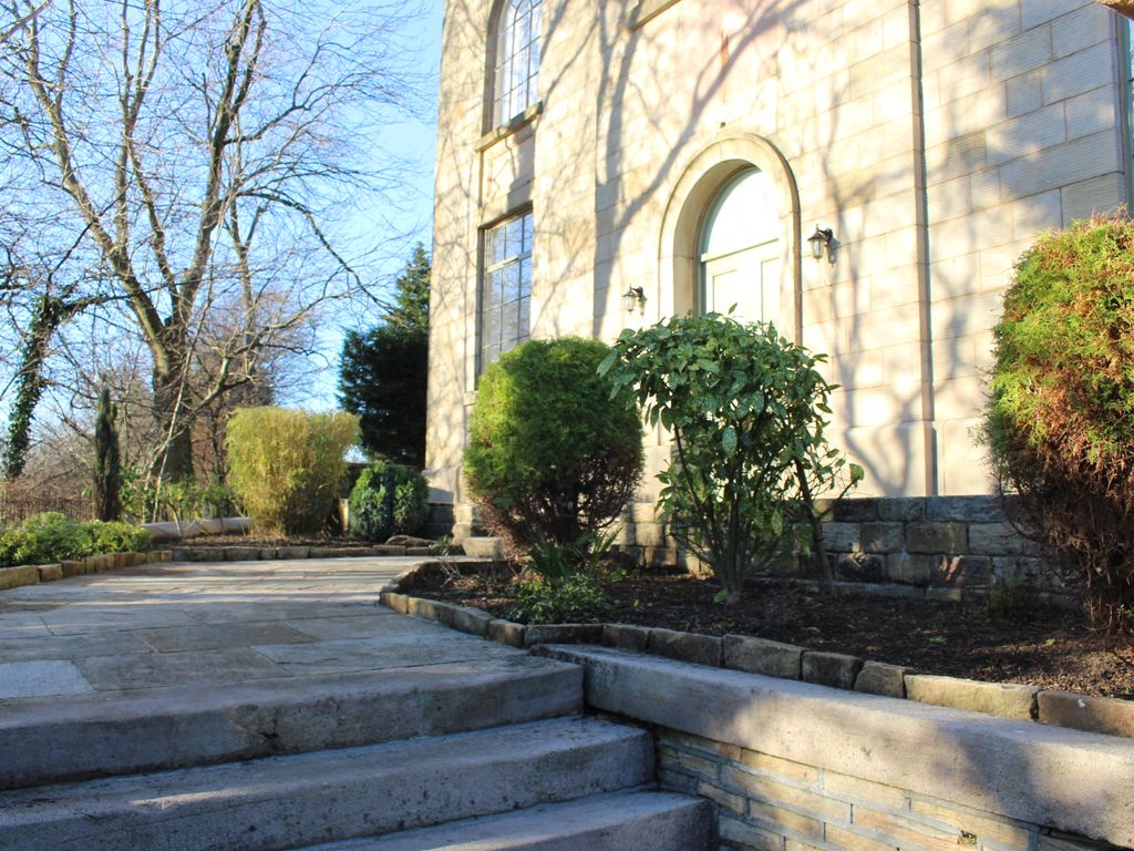 2 bed flat for sale in Shrewsbury Street, Glossop SK13 Zoopla