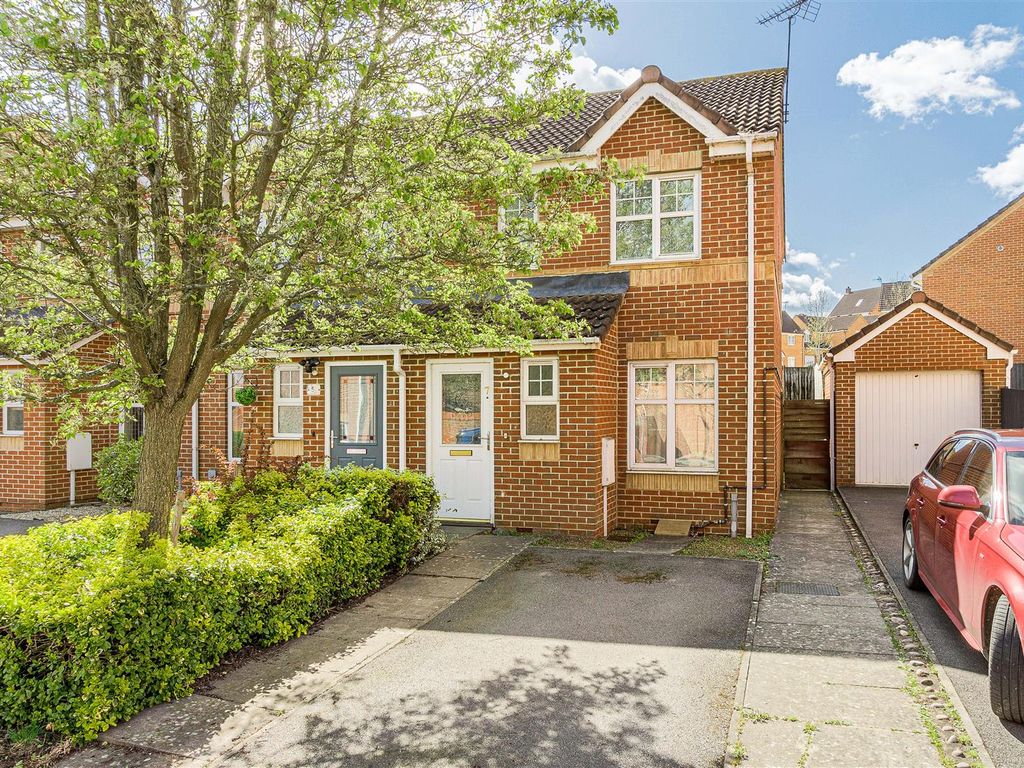 2 bed end terrace house for sale in Crome Close, Wellingborough NN8