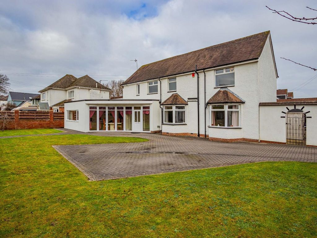 4 bed detached house for sale in Lavernock Road, Penarth CF64, £