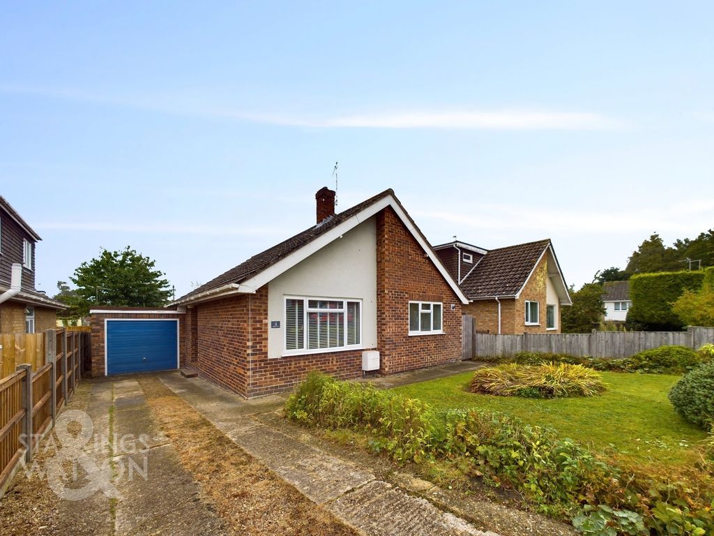 2 bed detached bungalow for sale in Hadden Close, Poringland, Norwich NR14, £275,000 Zoopla