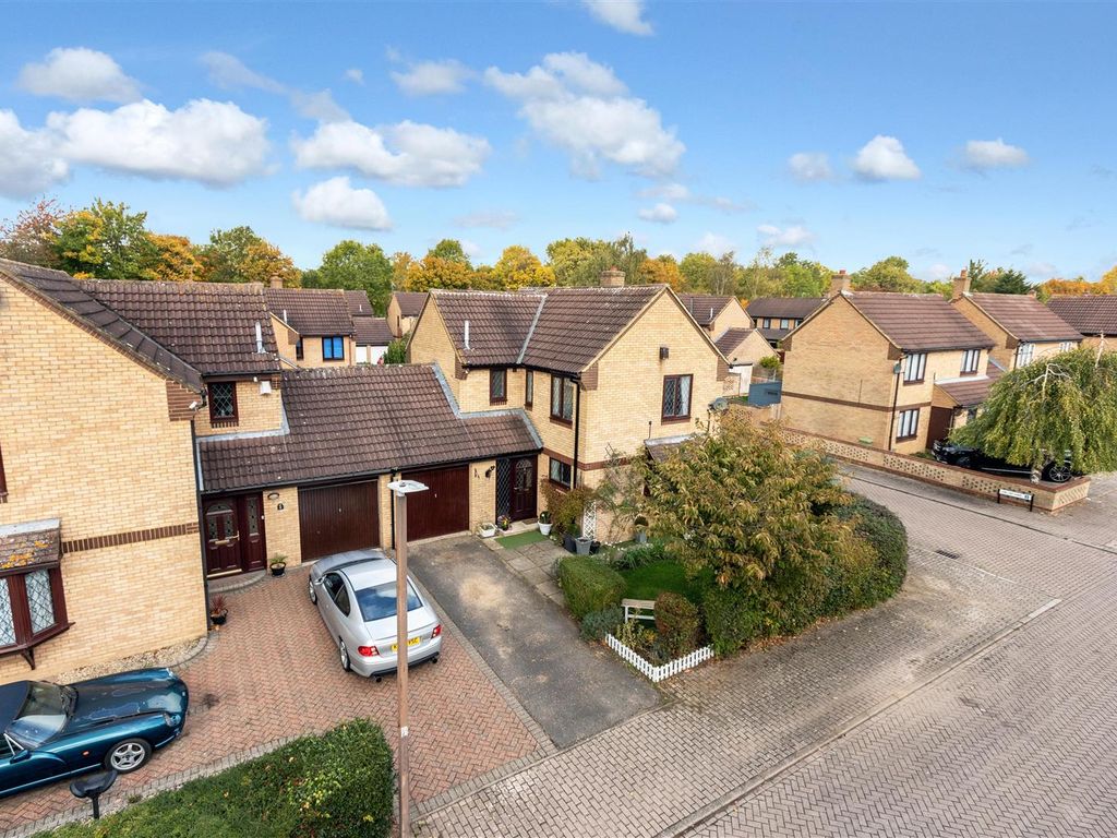 4 bed detached house for sale in Ibstone Avenue, Bradwell Common