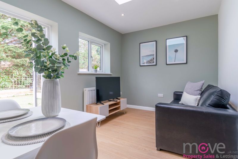 5 bed property to rent in Colebridge Avenue, Longlevens, Gloucester GL2