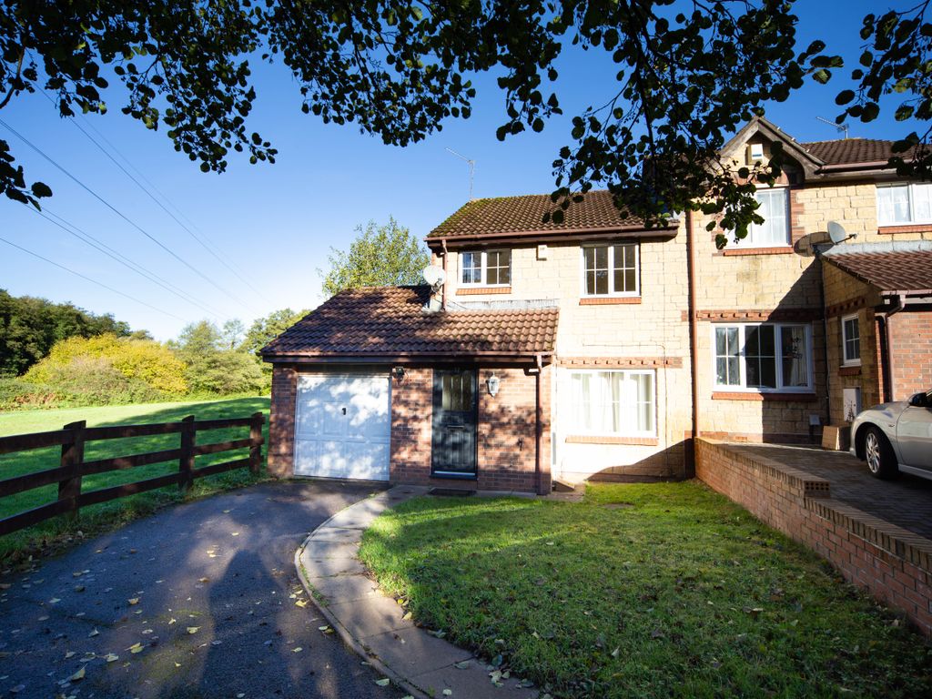 3 bed semidetached house to rent in Acorn Grove, Pontprennau, Cardiff