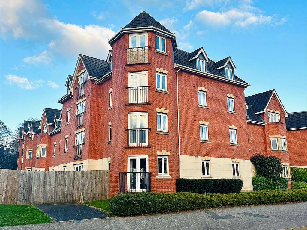 2 bed flat for sale in Southfield Road, Hinckley LE10, £120,000 Zoopla