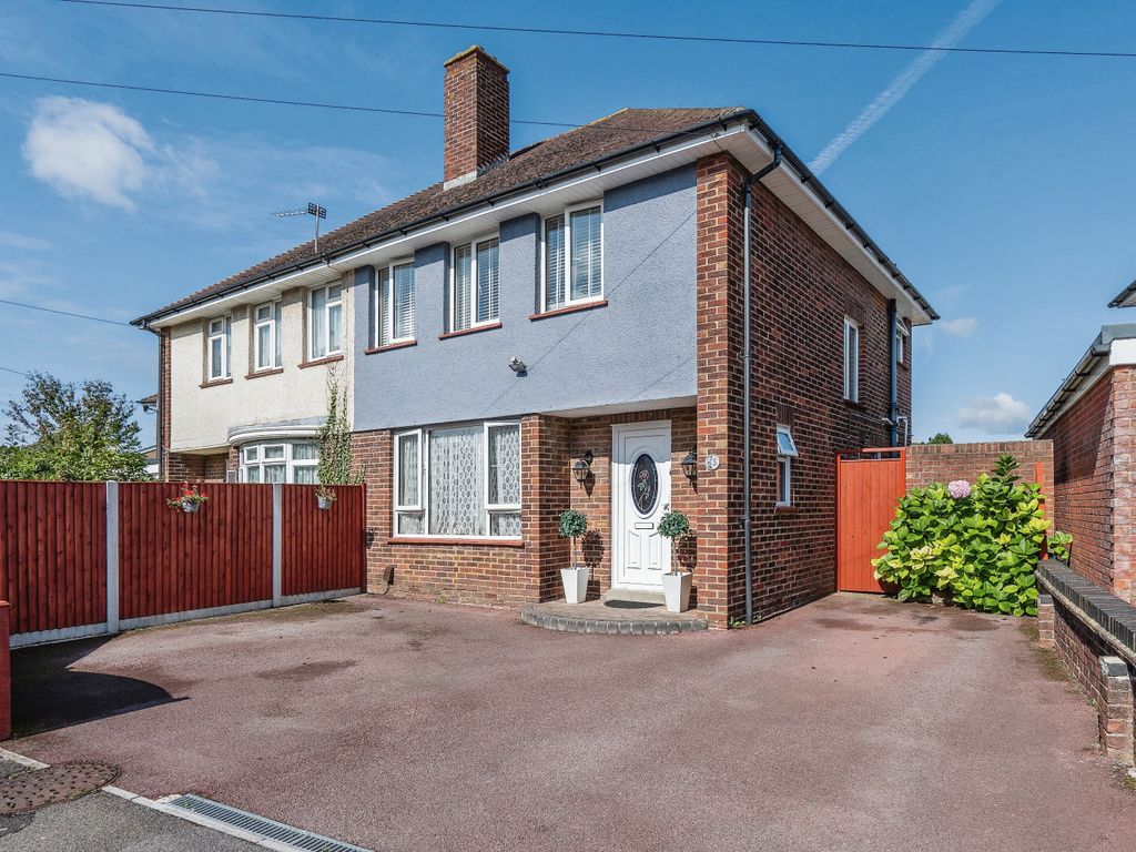 3 bed semidetached house for sale in Fraser Road, Gosport PO13, £