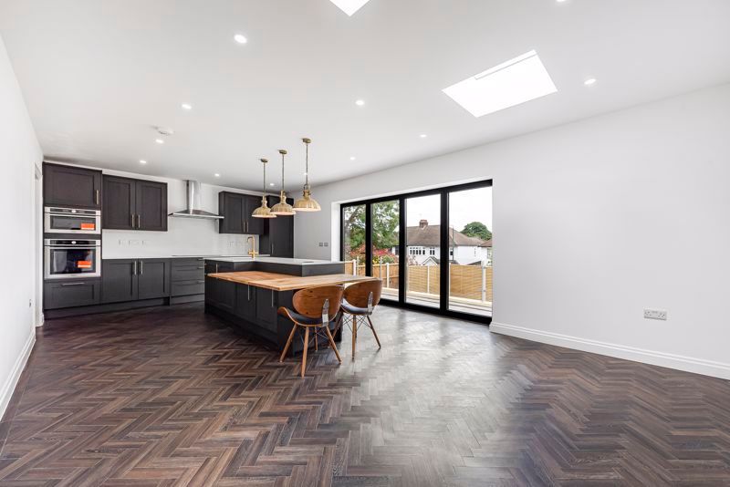 6 bed detached house for sale in Bladindon Drive, Bexley DA5, £