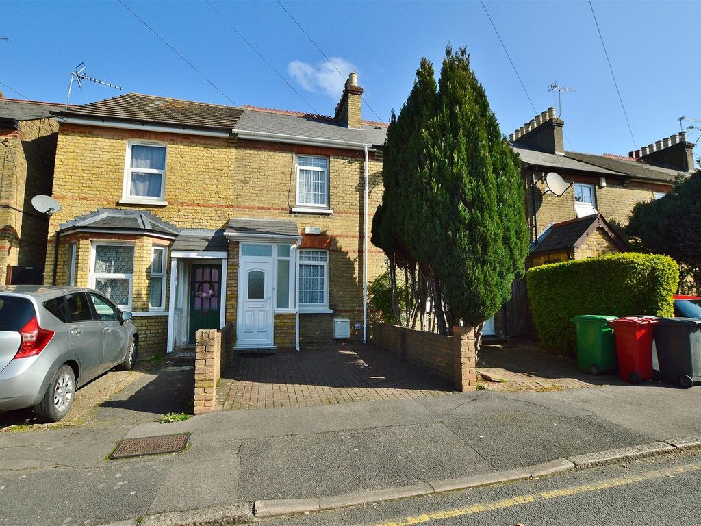 2 bed terraced house for sale in Queens Road, Slough SL1, £350,000 Zoopla