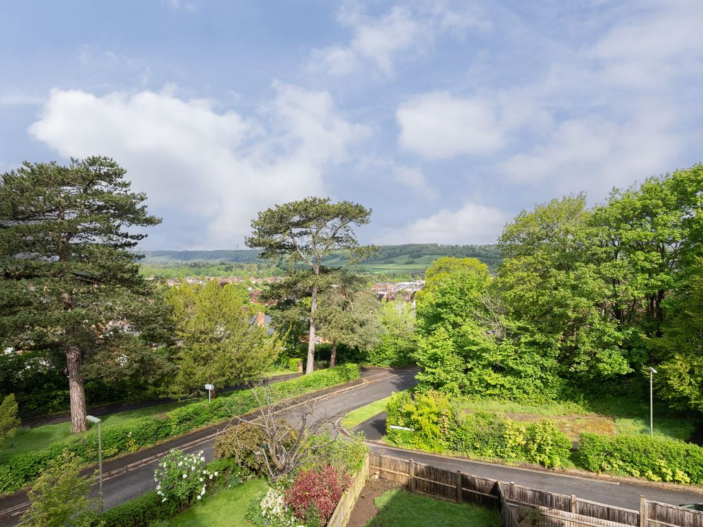 3 bed flat for sale in Harrowlands Park, Dorking, Surrey RH4 Zoopla