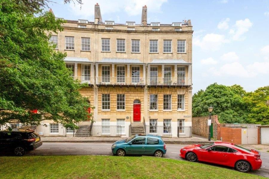 2 bed flat to rent in Saville Place, Clifton, Bristol BS8, £1,850 pcm