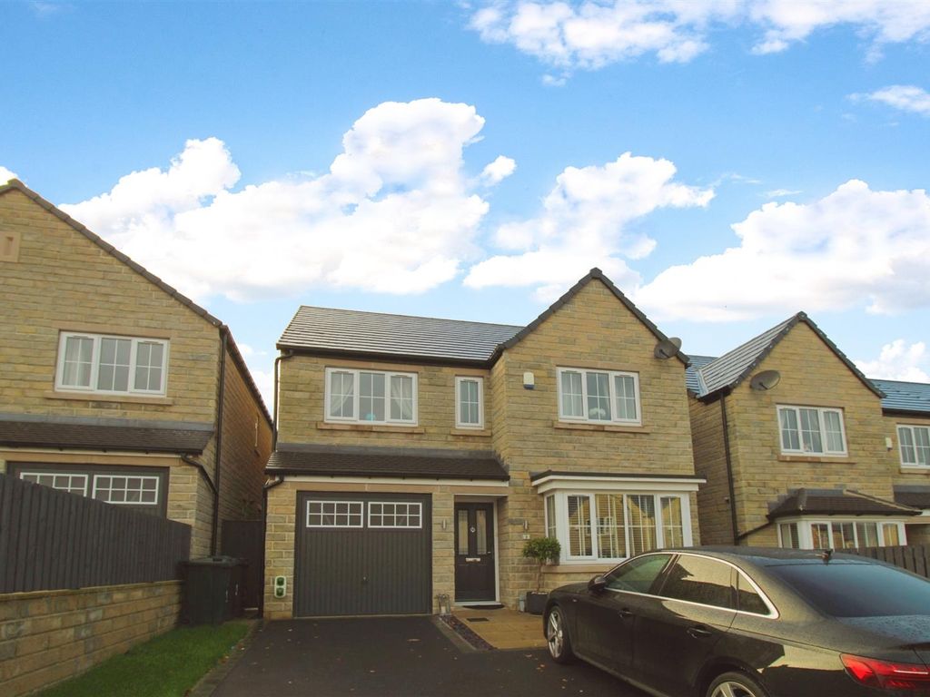 4 bed detached house to rent in Thackley Grange, Bradford BD10, £1,700
