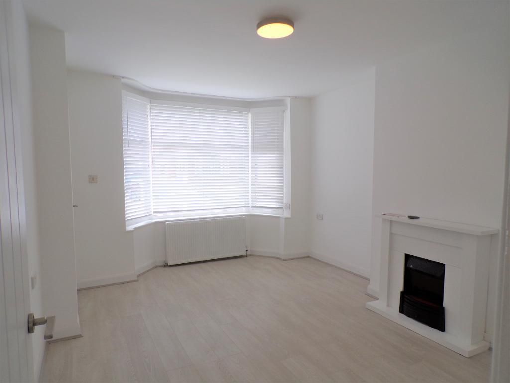 2 bed property to rent in Kirkham Drive, Hull HU5 Zoopla