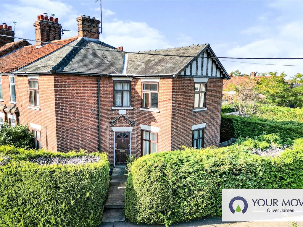 3 bed end terrace house for sale in Fredericks Road, Beccles, Suffolk