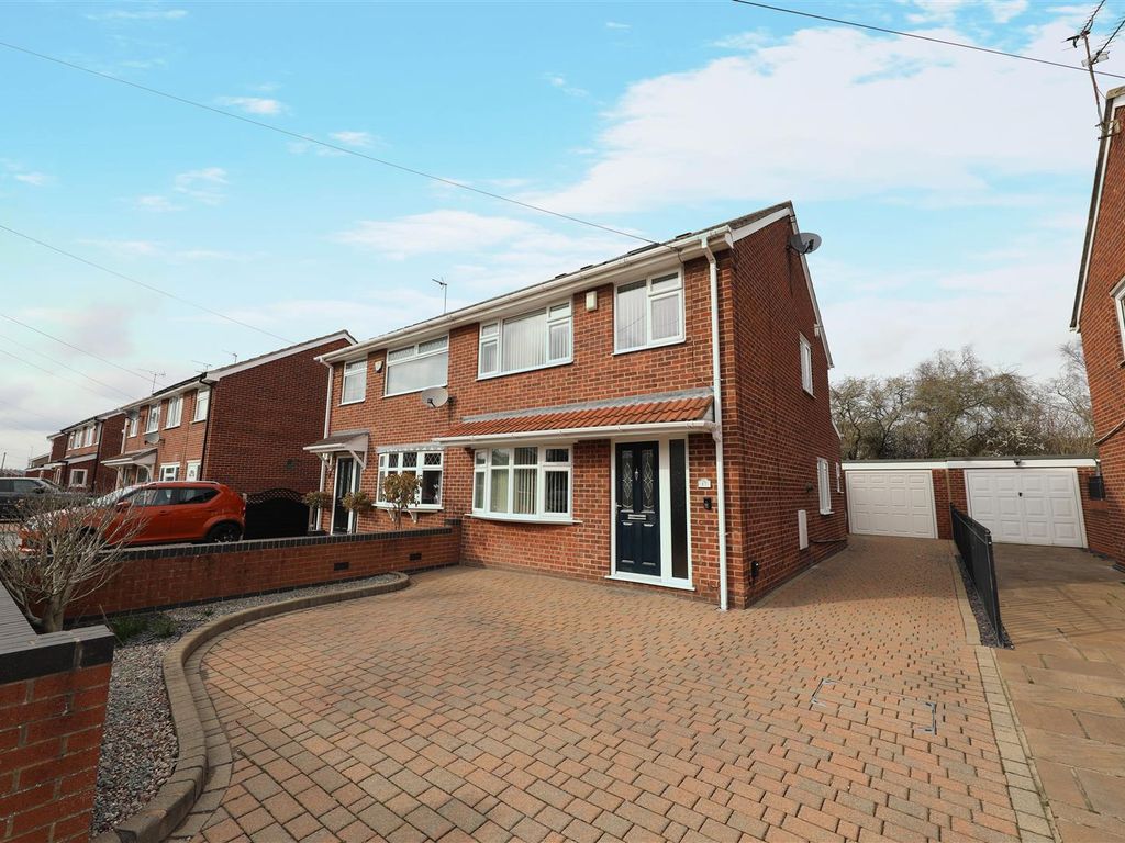 3 bed semidetached house for sale in Normanton Rise, Hull HU4 Zoopla