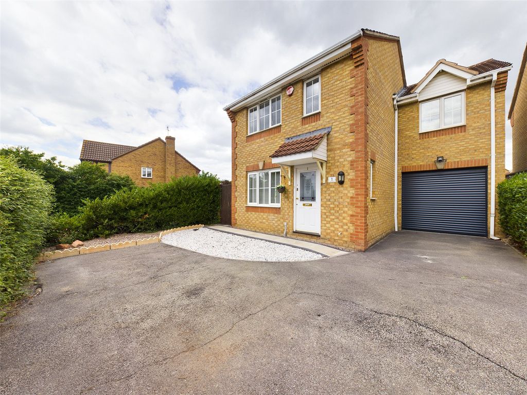 3 bed detached house to rent in Hayward Close, Abbeymead, Gloucester