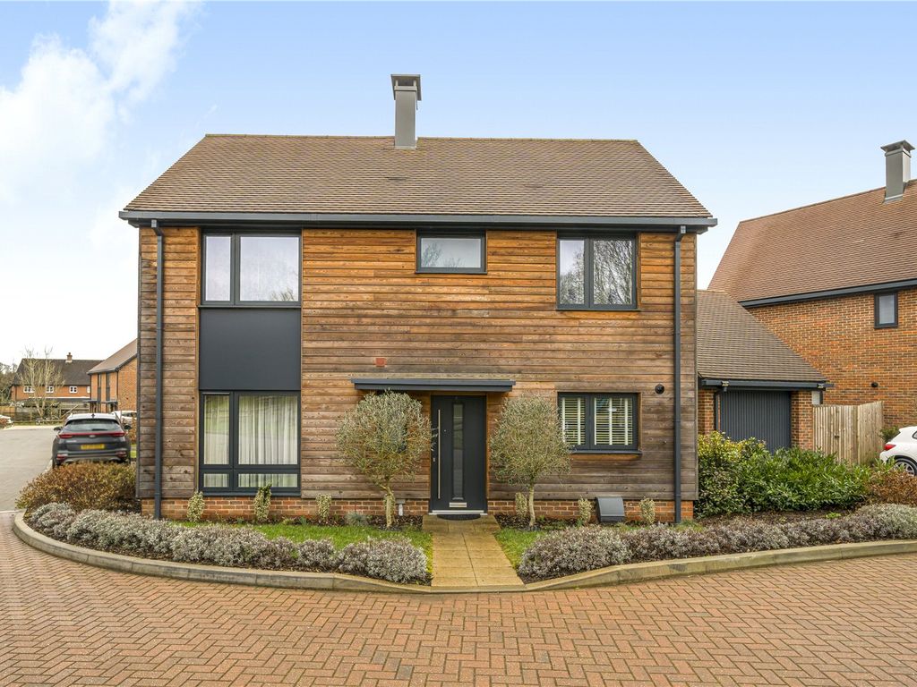 3 bed detached house for sale in Gratton Chase, Dunsfold, Godalming