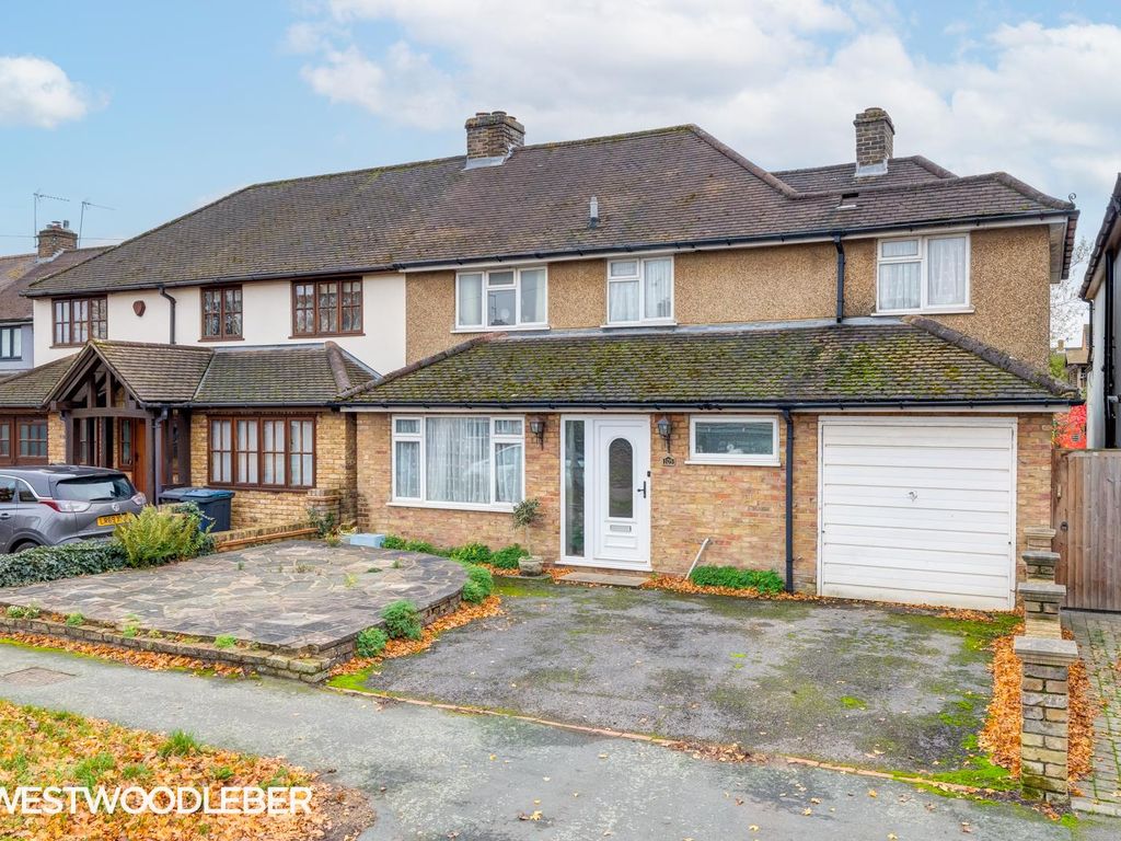 4 bed property for sale in St. Margarets Road, Stanstead Abbotts, Ware
