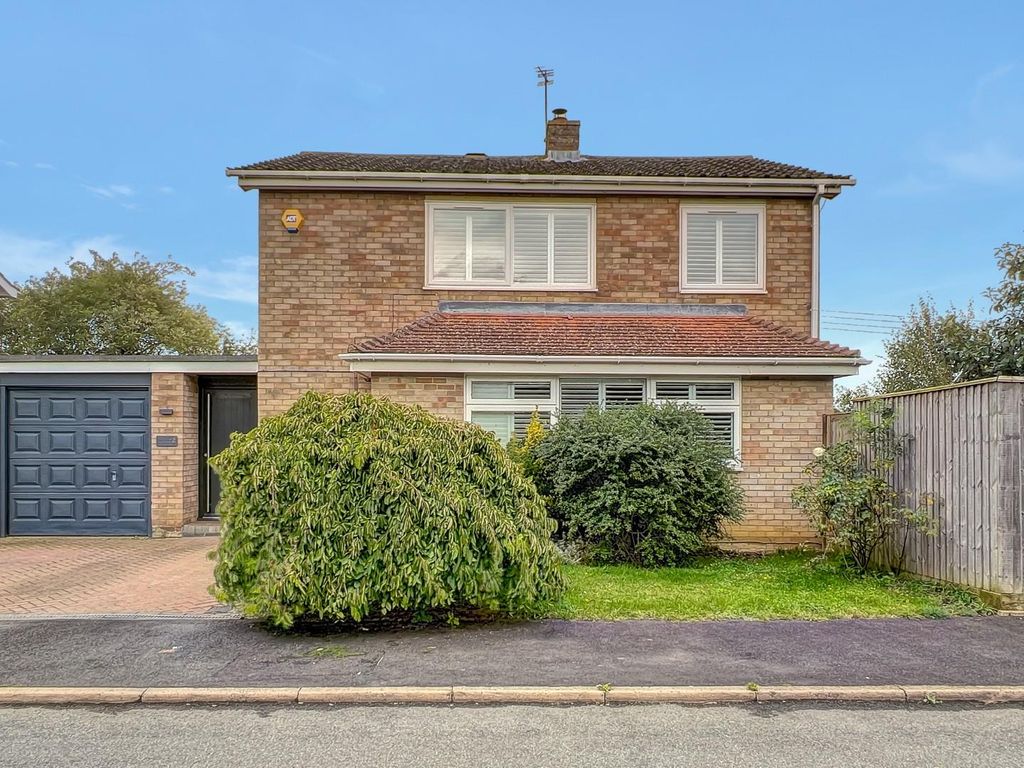 4 bed linkdetached house for sale in Lyles Road, Cottenham