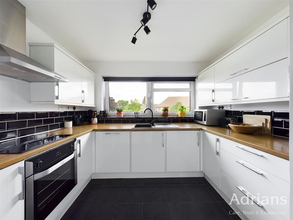 2 bed flat for sale in Courtlands, Patching Hall Lane, Chelmsford CM1