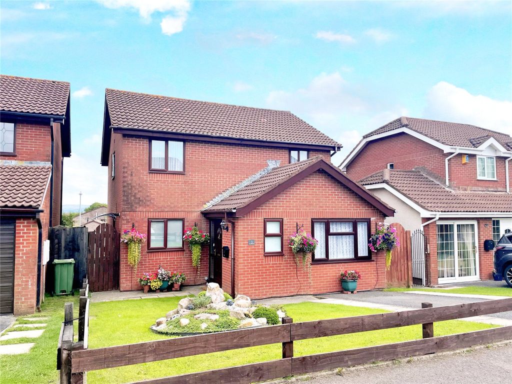 4 bed detached house for sale in Heol Morlais, Llangennech, Llanelli
