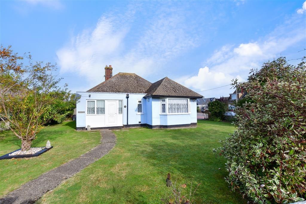 3 bed detached bungalow for sale in Kingsway, Dymchurch, Romney Marsh