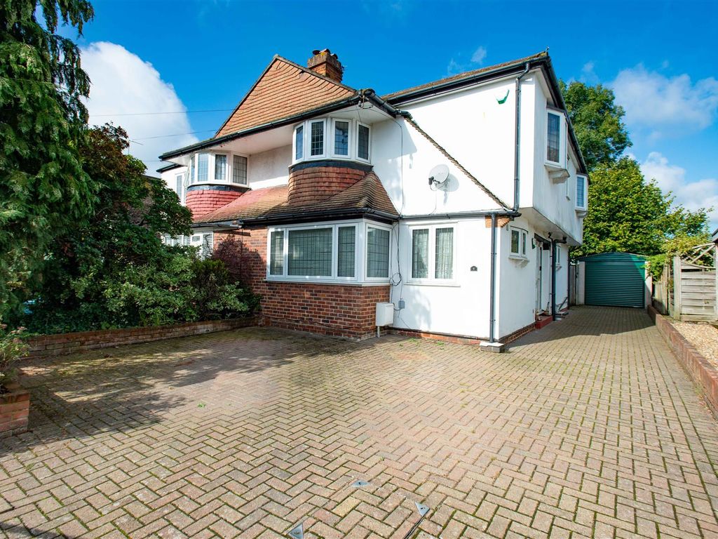 5 bed semidetached house for sale in St. Francis Close, Petts Wood