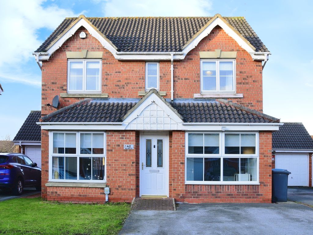 4 bed detached house for sale in Philip Larkin Close, Hull HU6, £