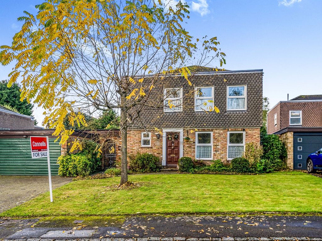 4 bed detached house for sale in Cherry Tree Close, Hughenden Valley