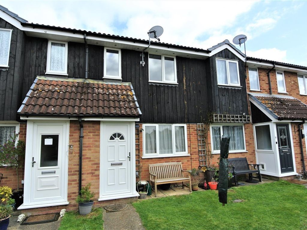 1 bed property to rent in Pippins Court, Ashford TW15, £1,150 pcm Zoopla